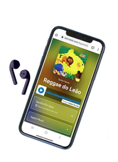 fone de ouvido e celular mostrando "Reggae do Leão" tocando